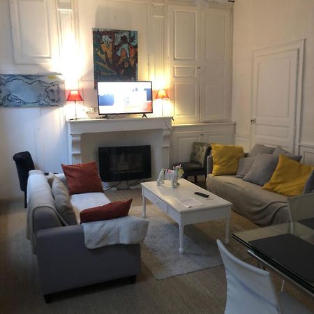 Le Victor Hugo 1G Et Sa Pizza Offerte Apartment Aurillac Exterior photo