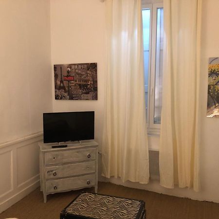 Le Victor Hugo 1G Et Sa Pizza Offerte Apartment Aurillac Exterior photo